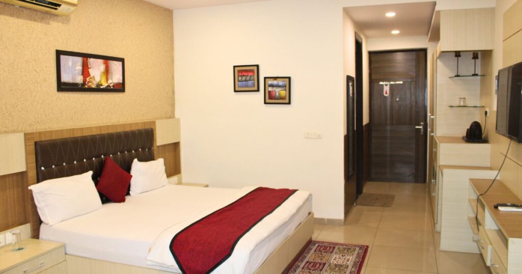 Explore Modern Amenities Flats in Aligarh at Ozone City
